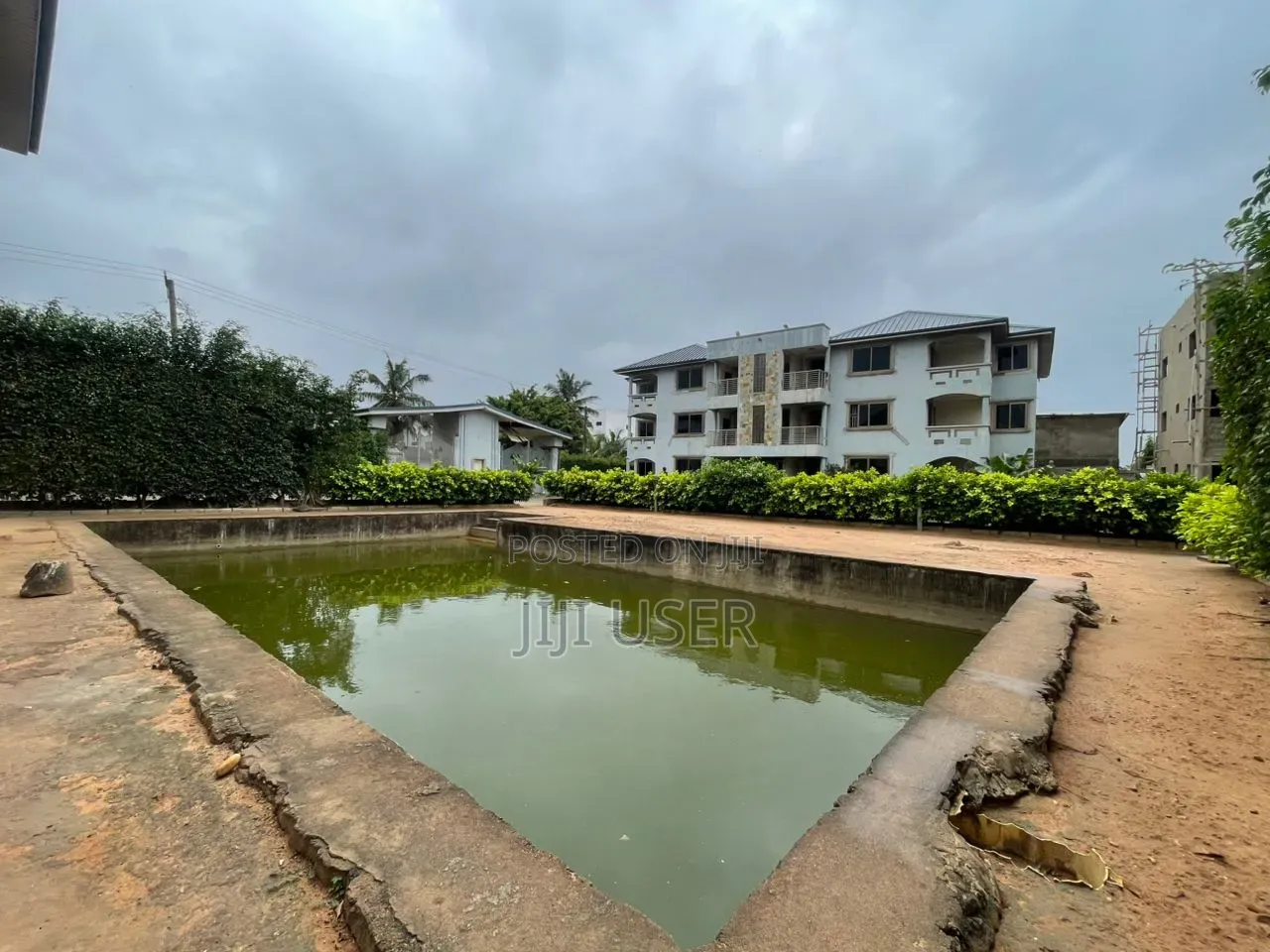 20bdrm House in 69, Police Station for sale