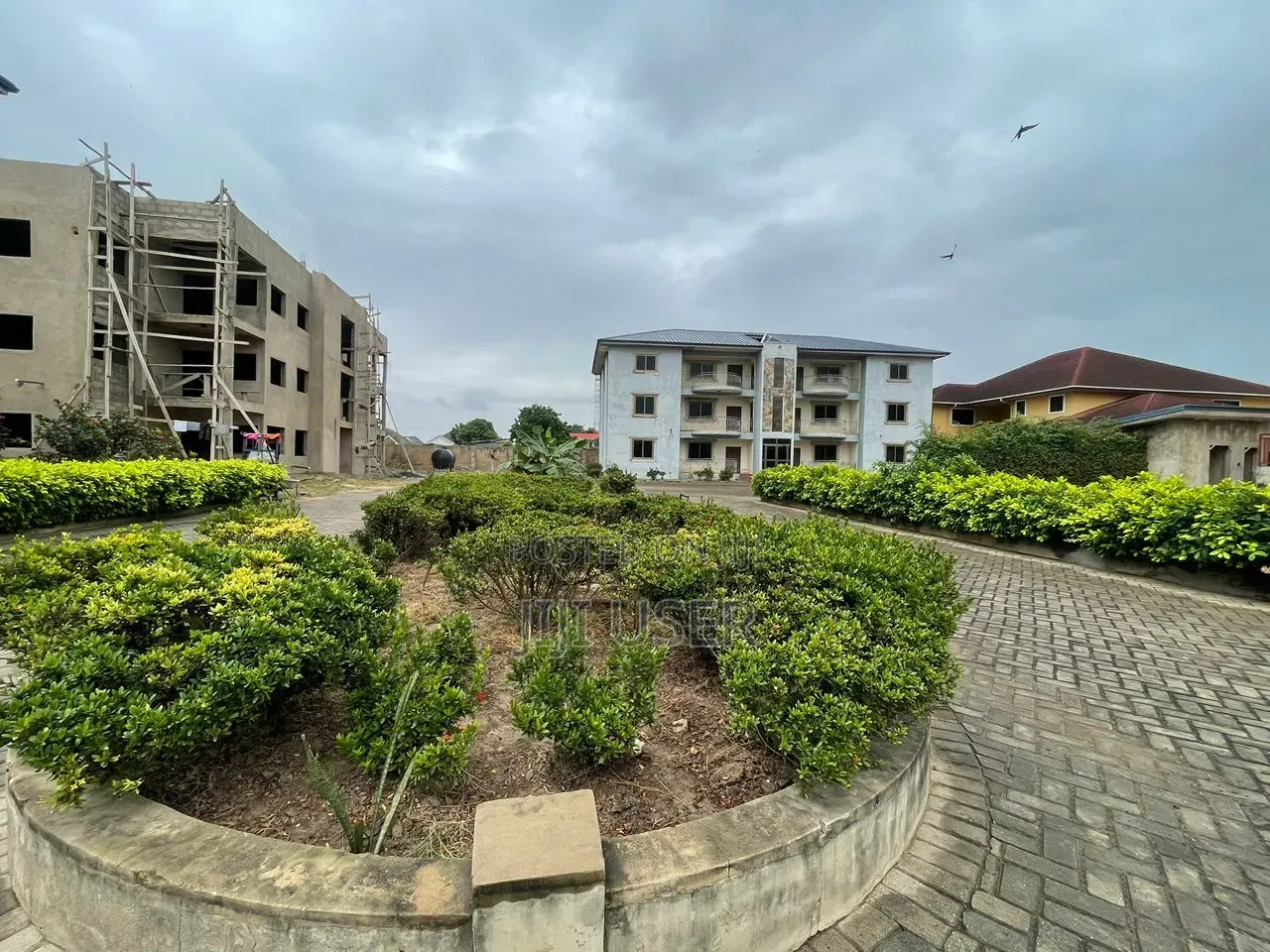 20bdrm House in 69, Police Station for sale