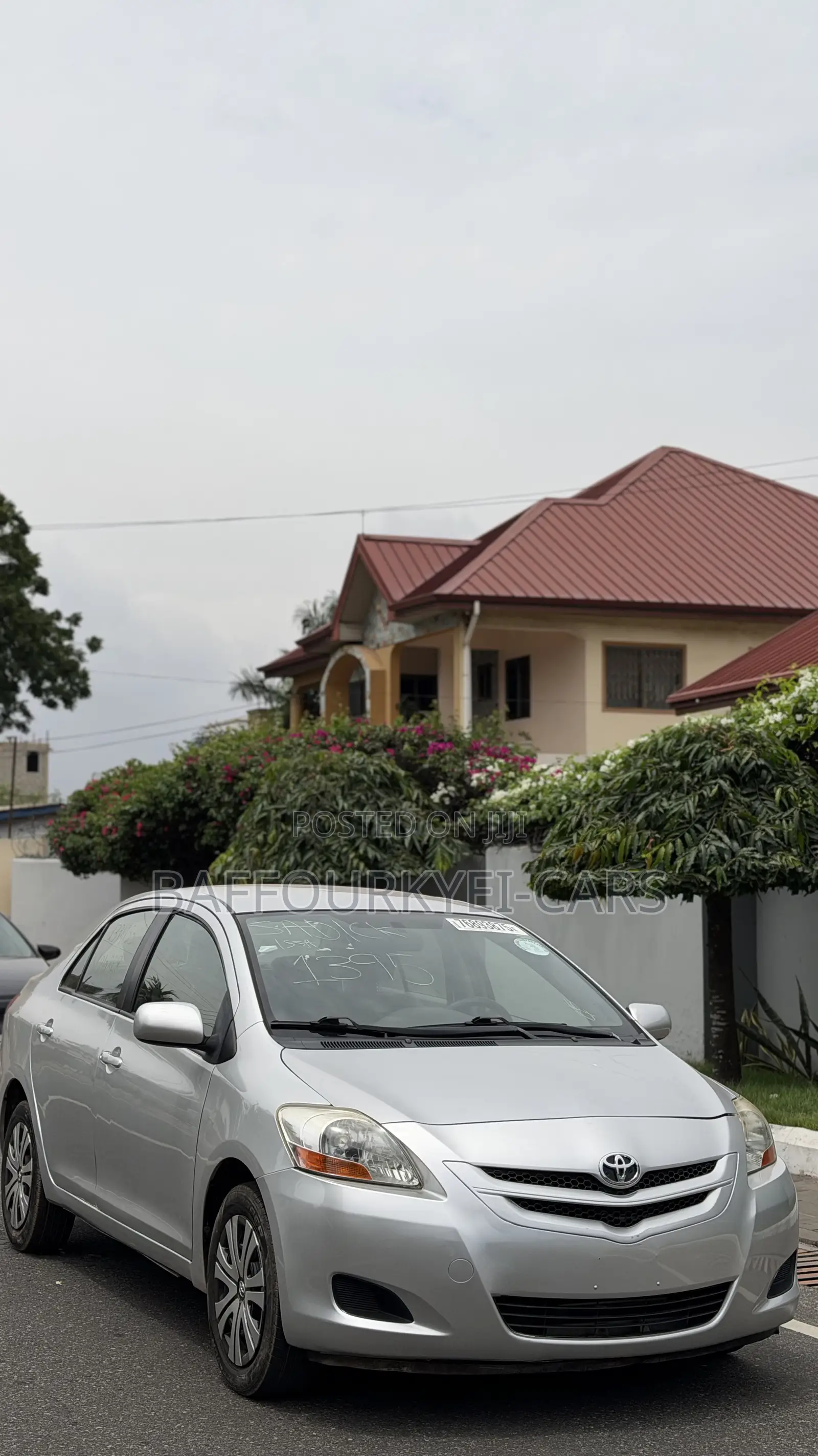 Toyota Yaris 2012 Silver