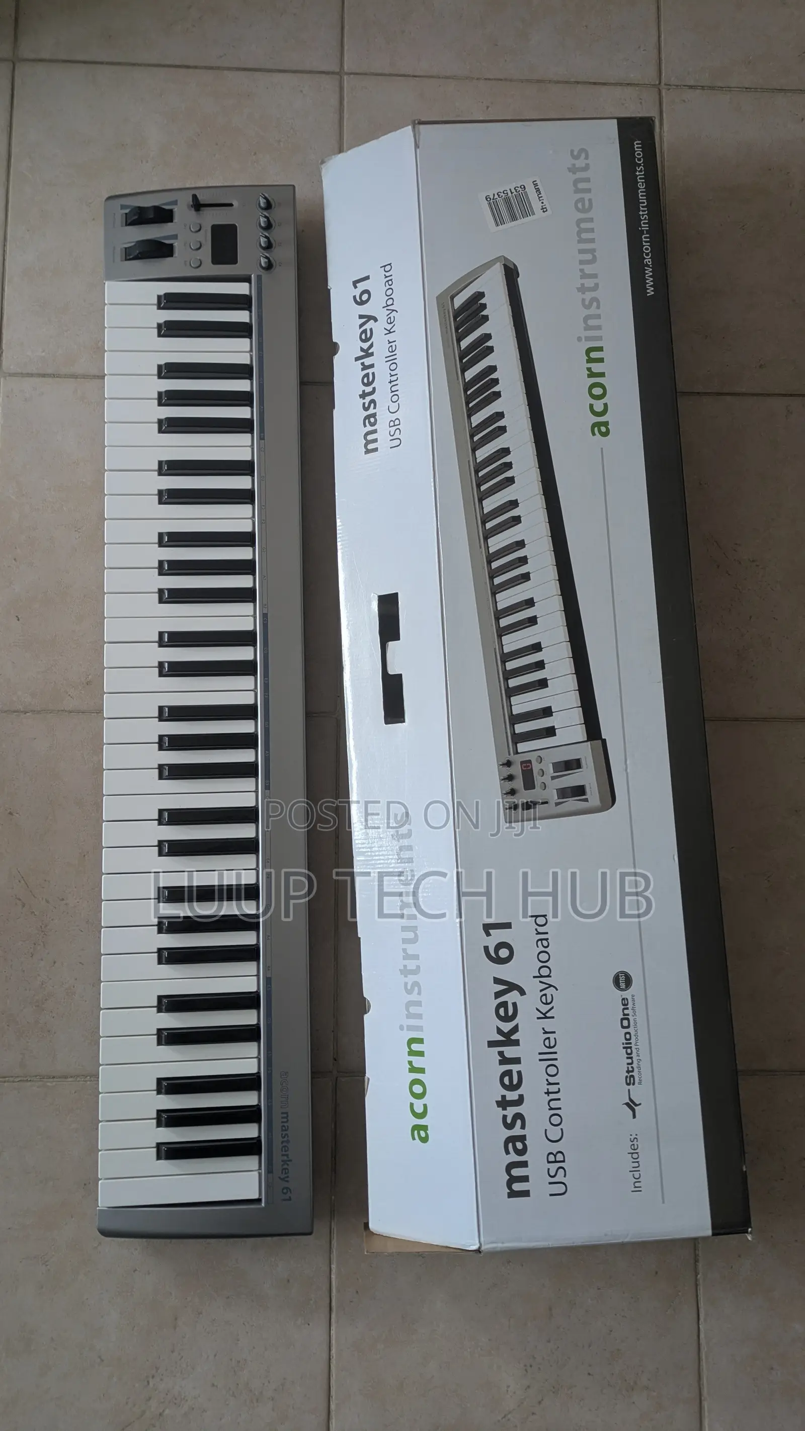 Acorn Masterkey 61 USB Midi Keyboard.
