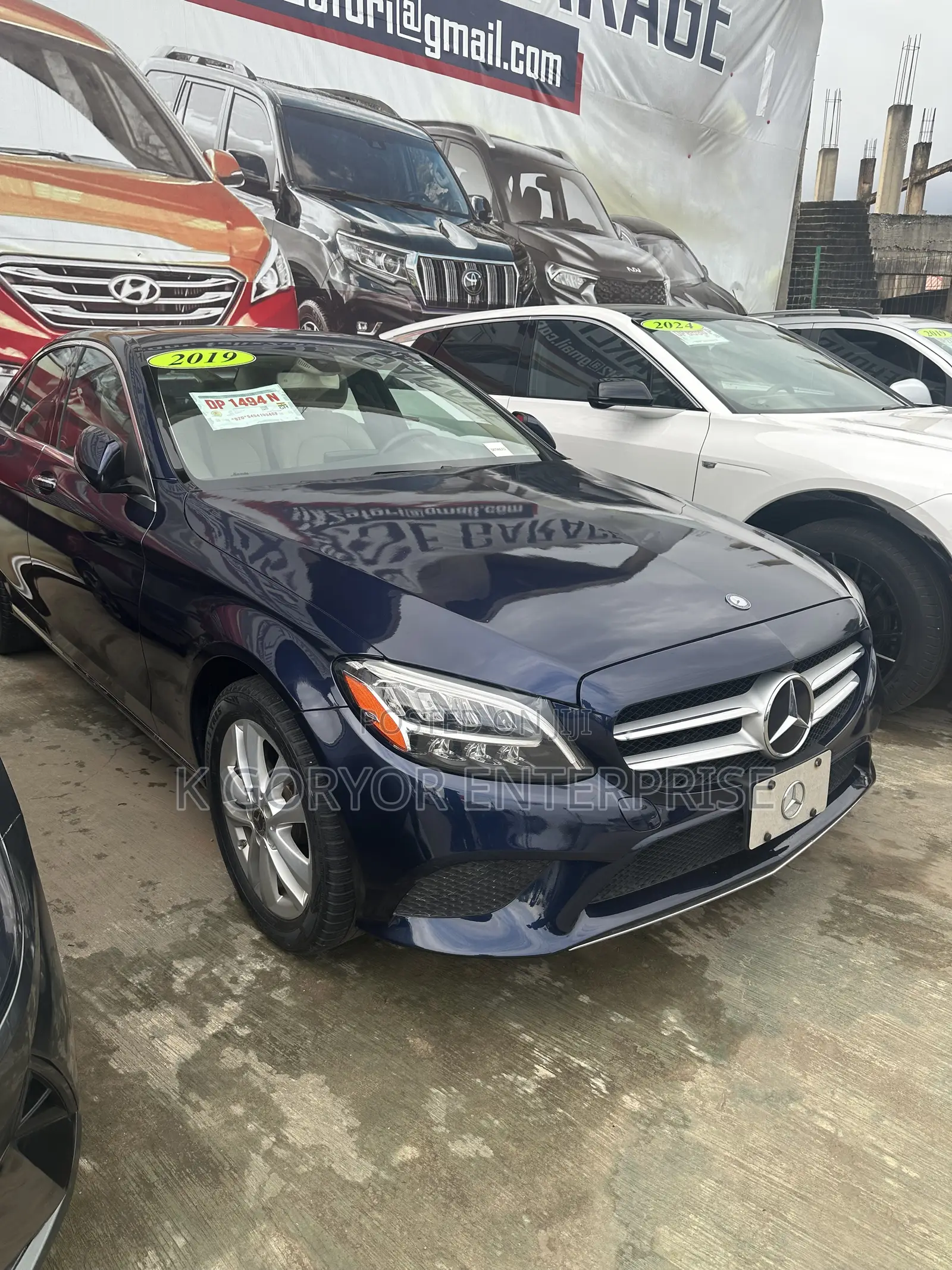 Mercedes-Benz C300 2019 Blue