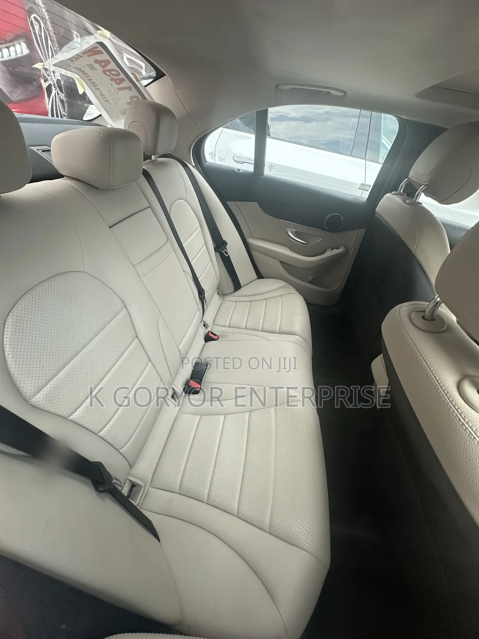 Mercedes-Benz C300 2019 Blue