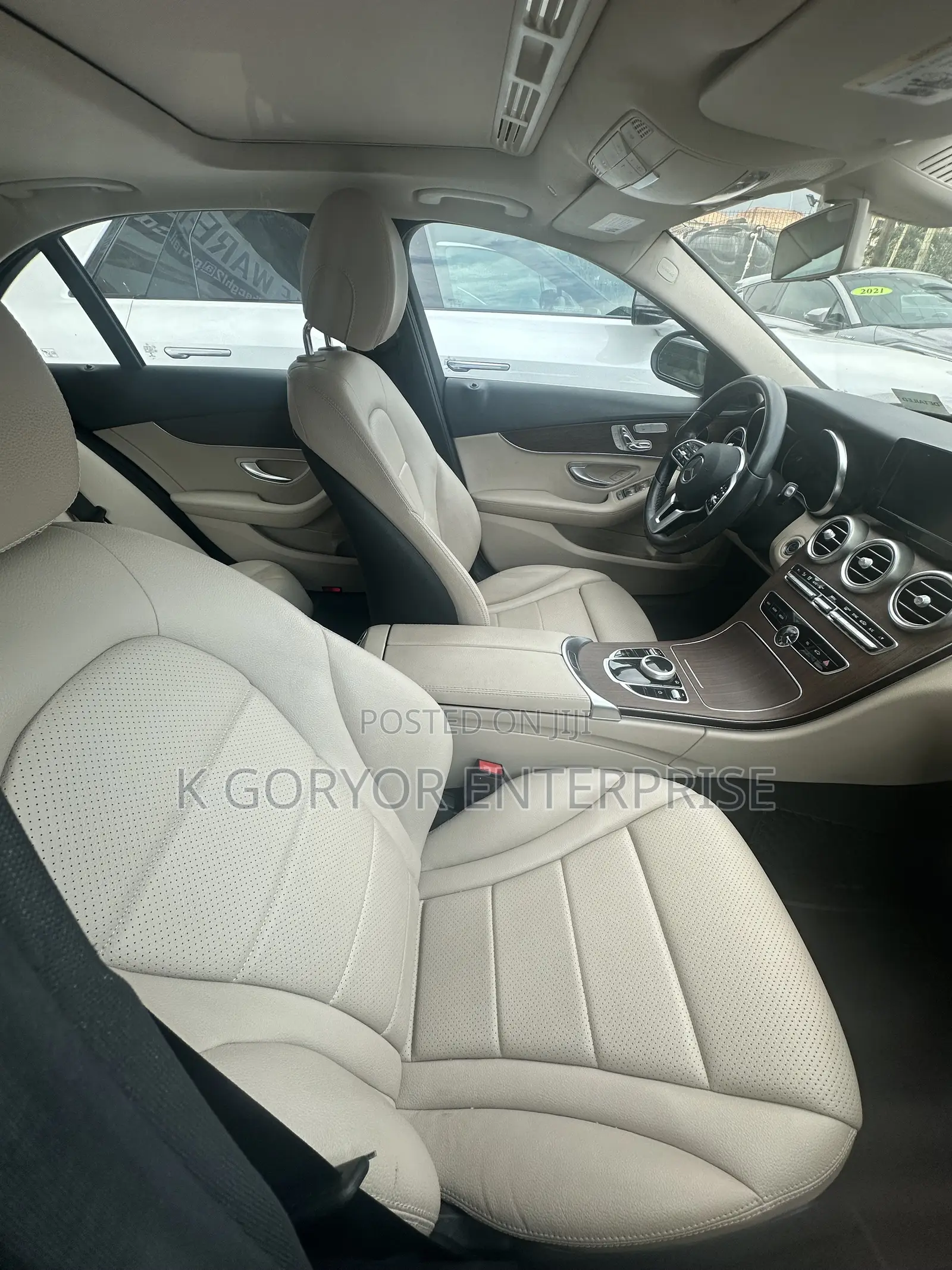 Mercedes-Benz C300 2019 Blue