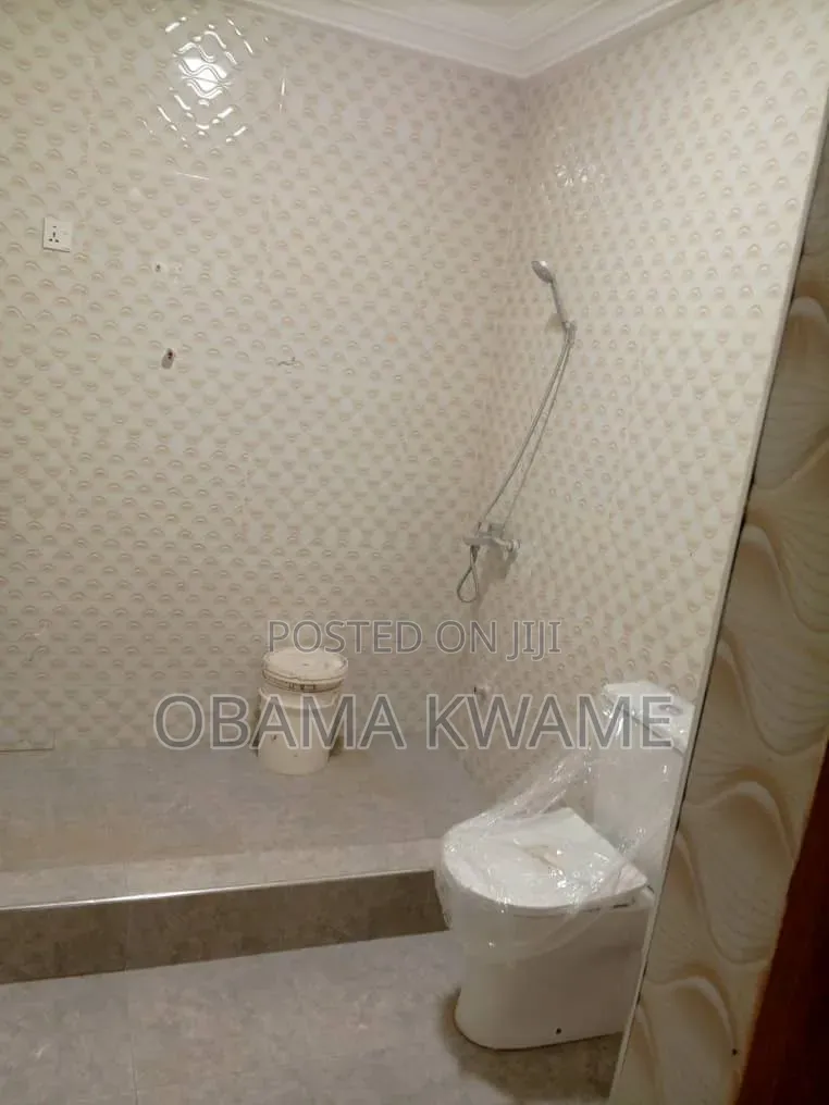3bdrm Apartment in Laryea Homes, Lake Side Estate for rent