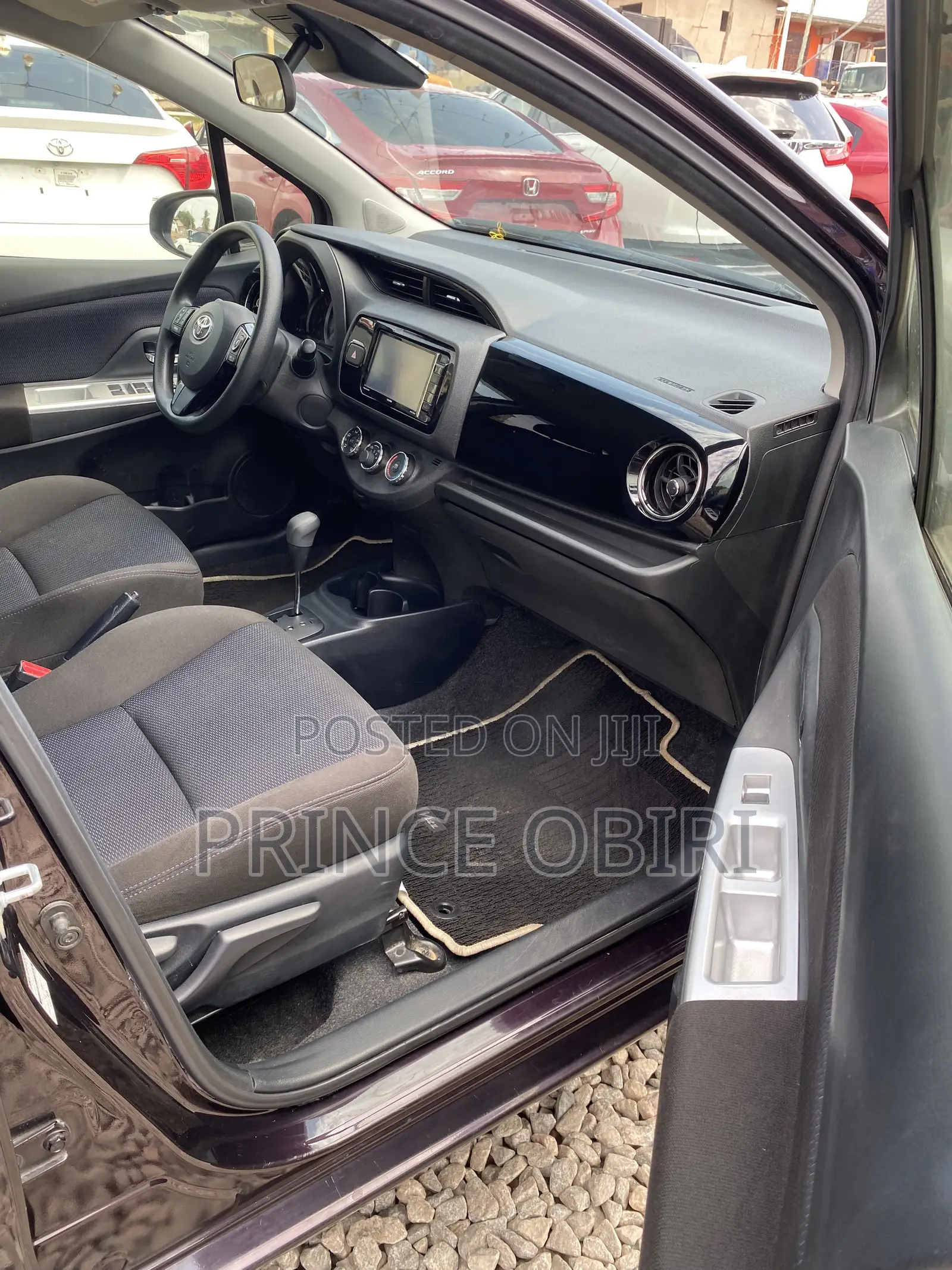 Toyota Vitz 1.3 AWD 3dr 2016 Burgundy