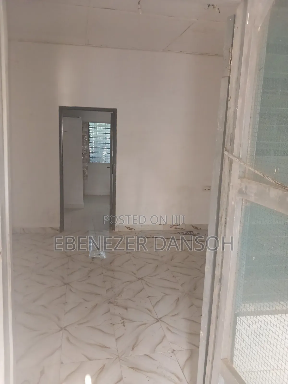 1bdrm Apartment in Telephone Pole, Tseaddo for rent