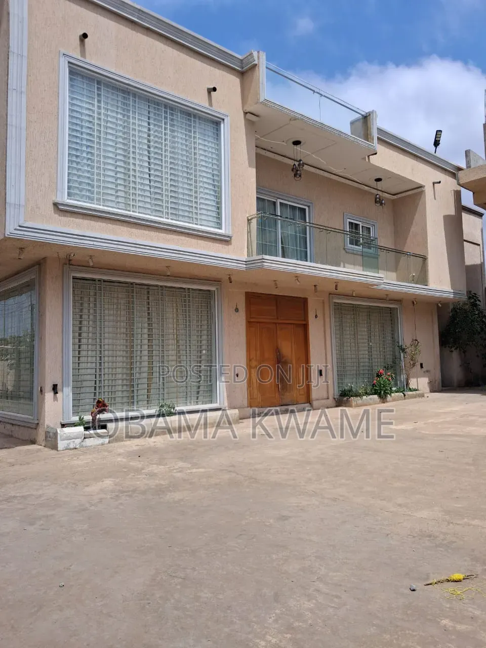 10bdrm House in Laryea Homes, Ability for sale