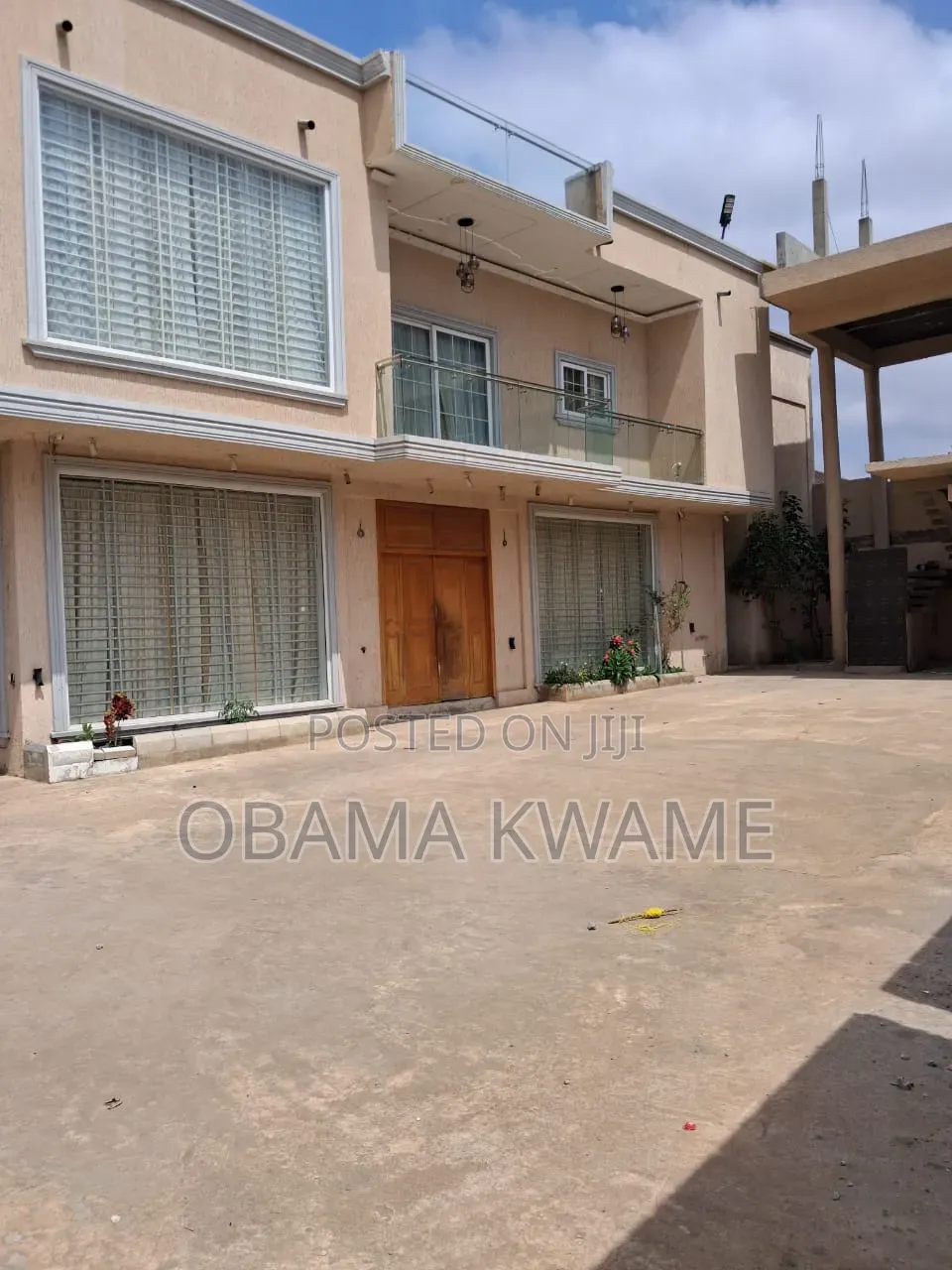 10bdrm House in Laryea Homes, Ability for sale