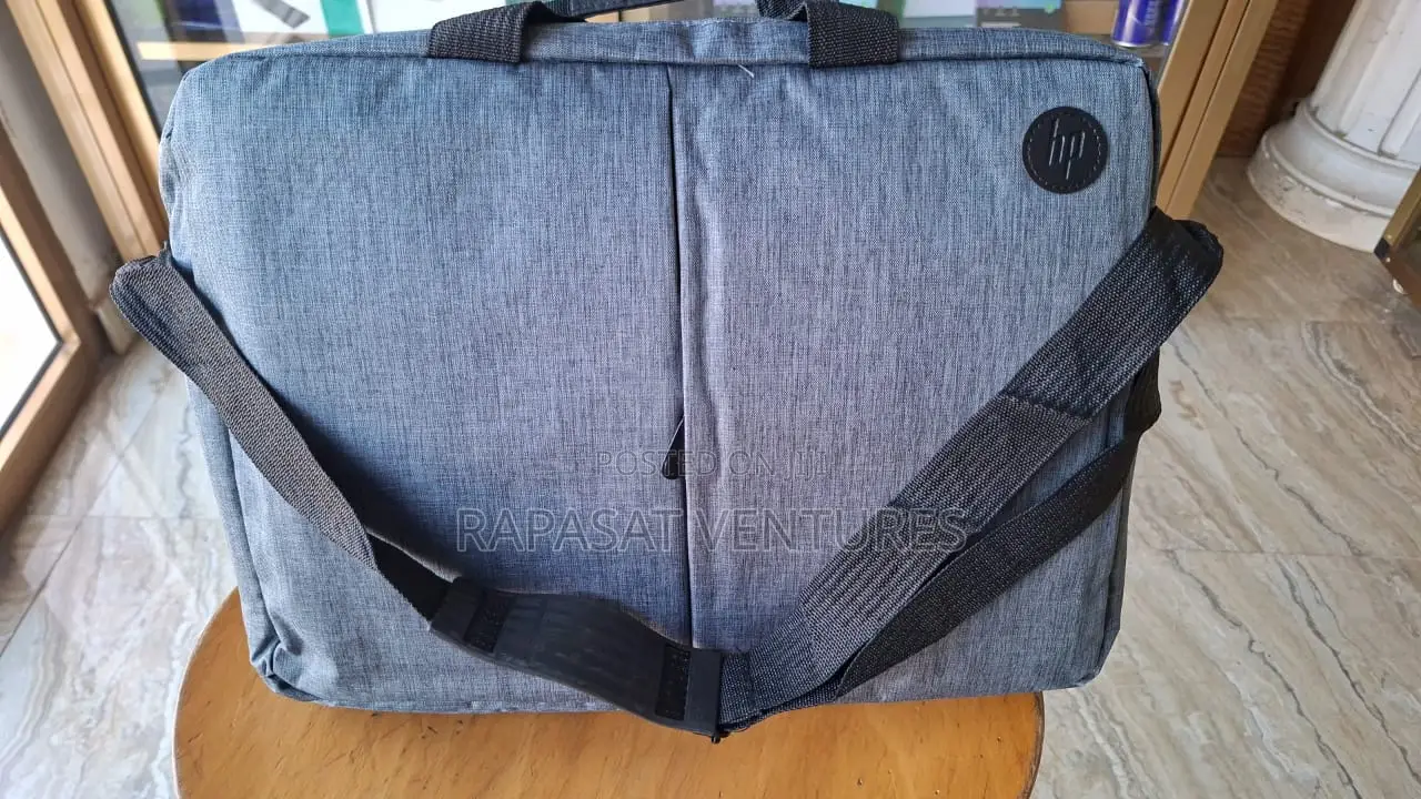 HP Value Topload - 15.6" (39.6 Cm), Hand Strap, Zipper, Polyester