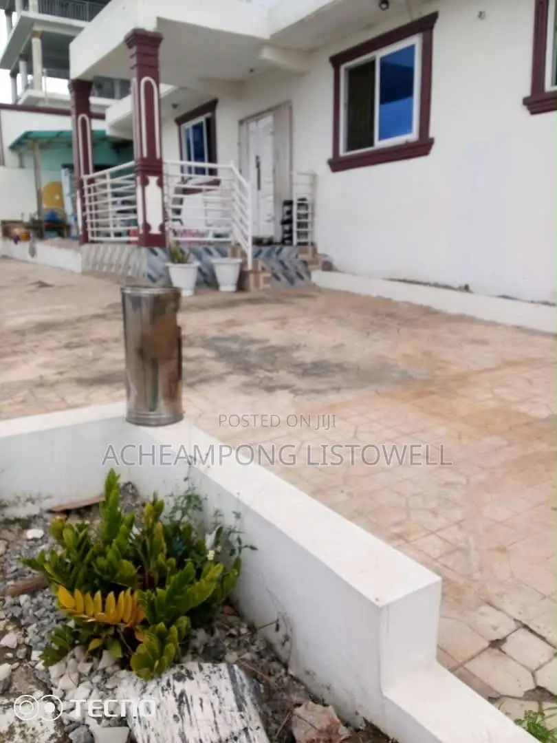 3bdrm House in West Hills Mall Area for rent