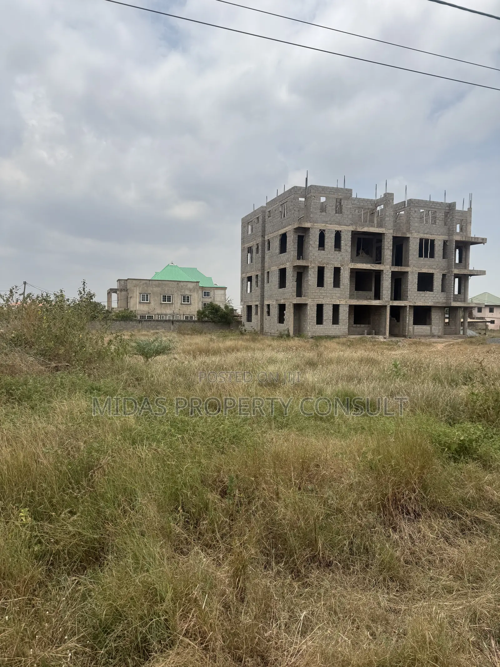 16bdrm Apartment in Tema Community 25 for sale