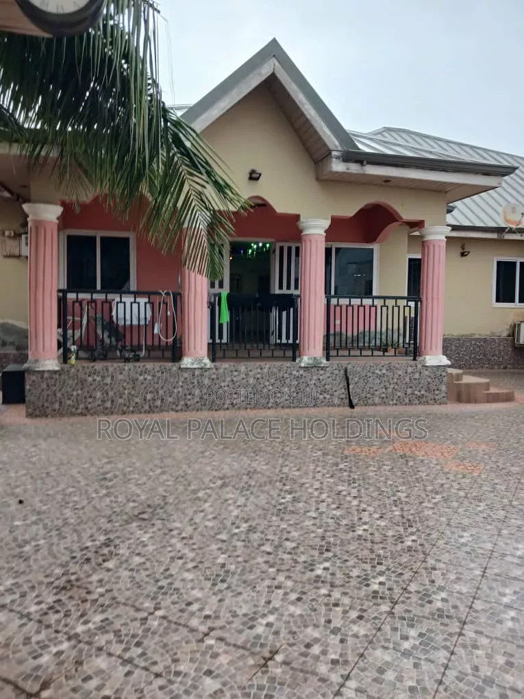 4bdrm House in East Legon Hills, School Junction for rent