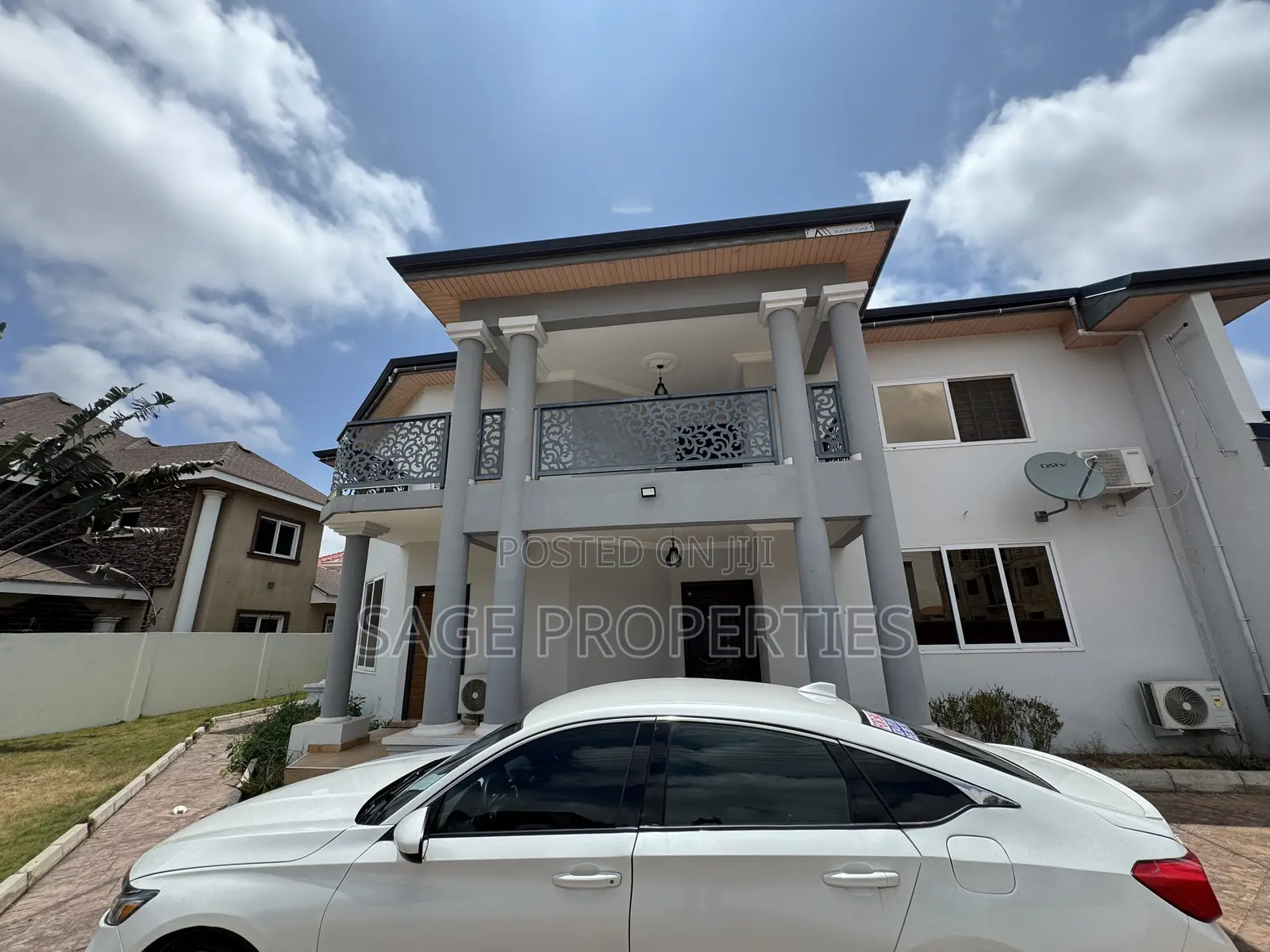 3bdrm Duplex in School Junction for rent