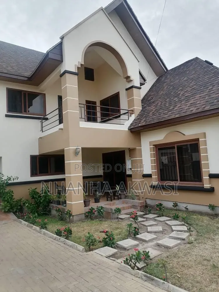 4bdrm House in Buena, Accra Metropolitan for rent