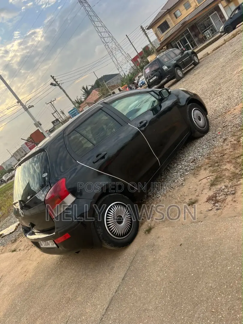 Toyota Vitz 1.0 FWD 3dr 2010 Black