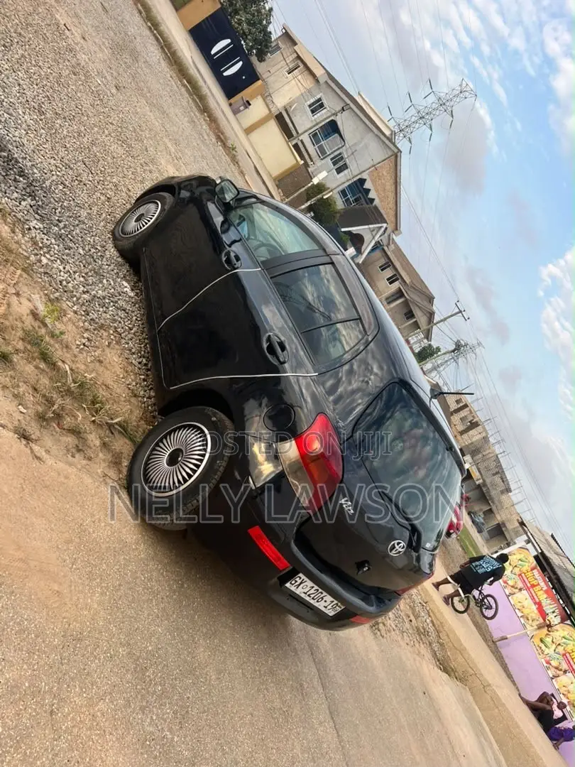 Toyota Vitz 1.0 FWD 3dr 2010 Black