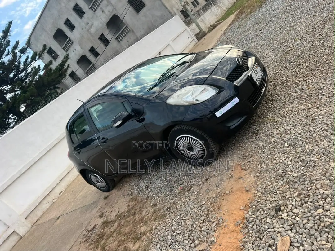 Toyota Vitz 1.0 FWD 3dr 2010 Black