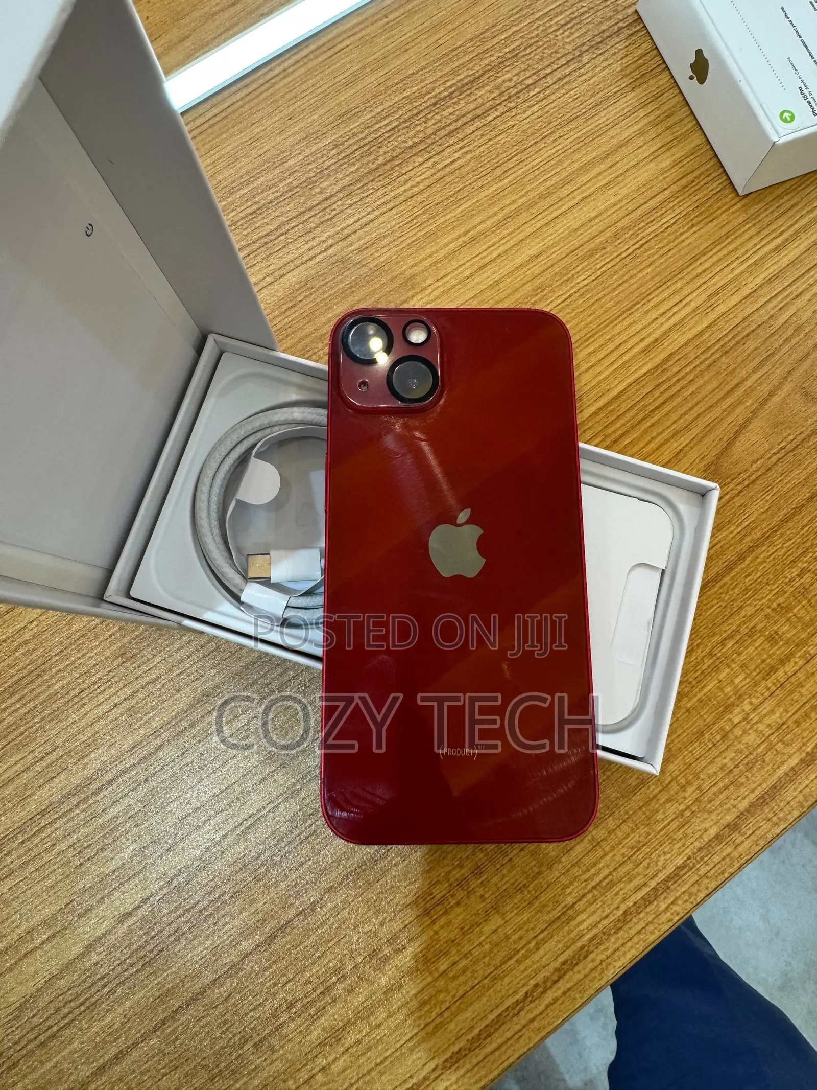 Apple iPhone 13 128 GB Red