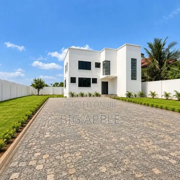 5bdrm House in Oyibi for sale