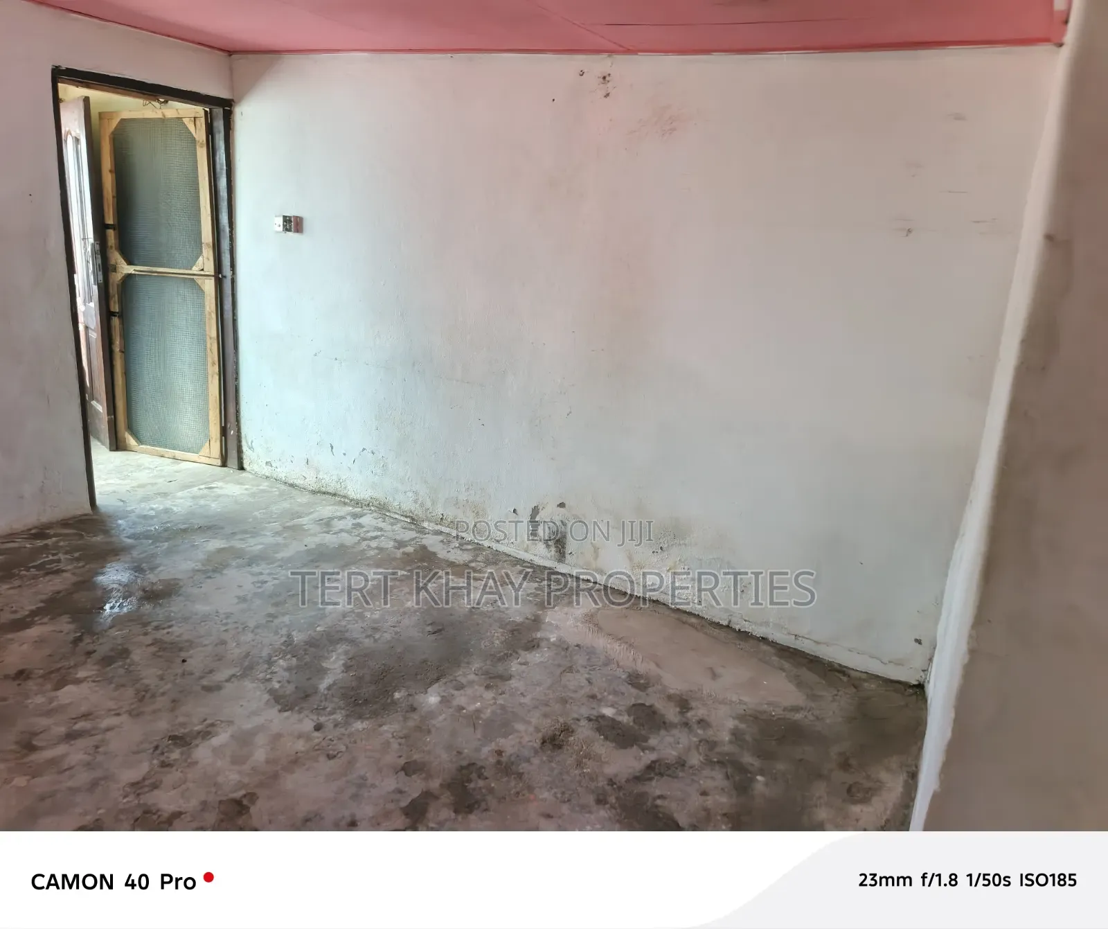Mini Flat in Blue Blue, Cold Store for rent