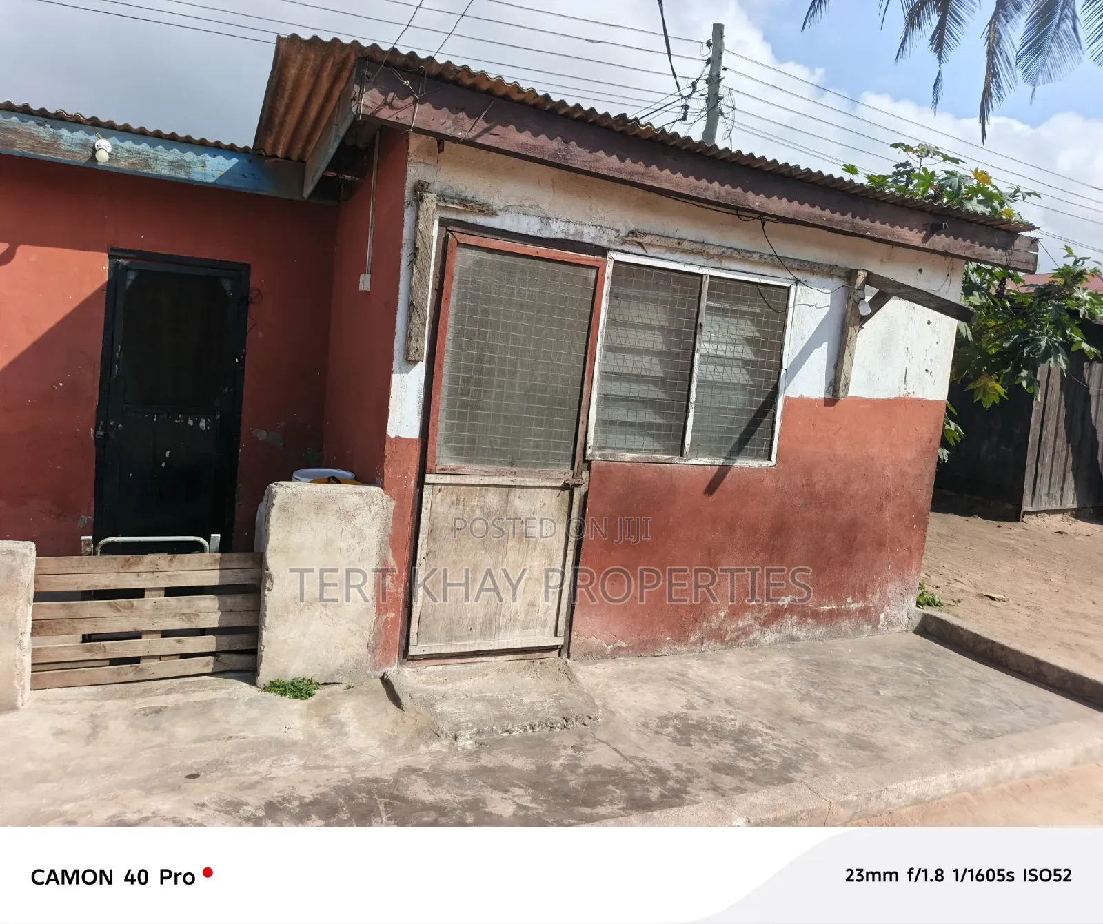 Mini Flat in Blue Blue, Cold Store for rent