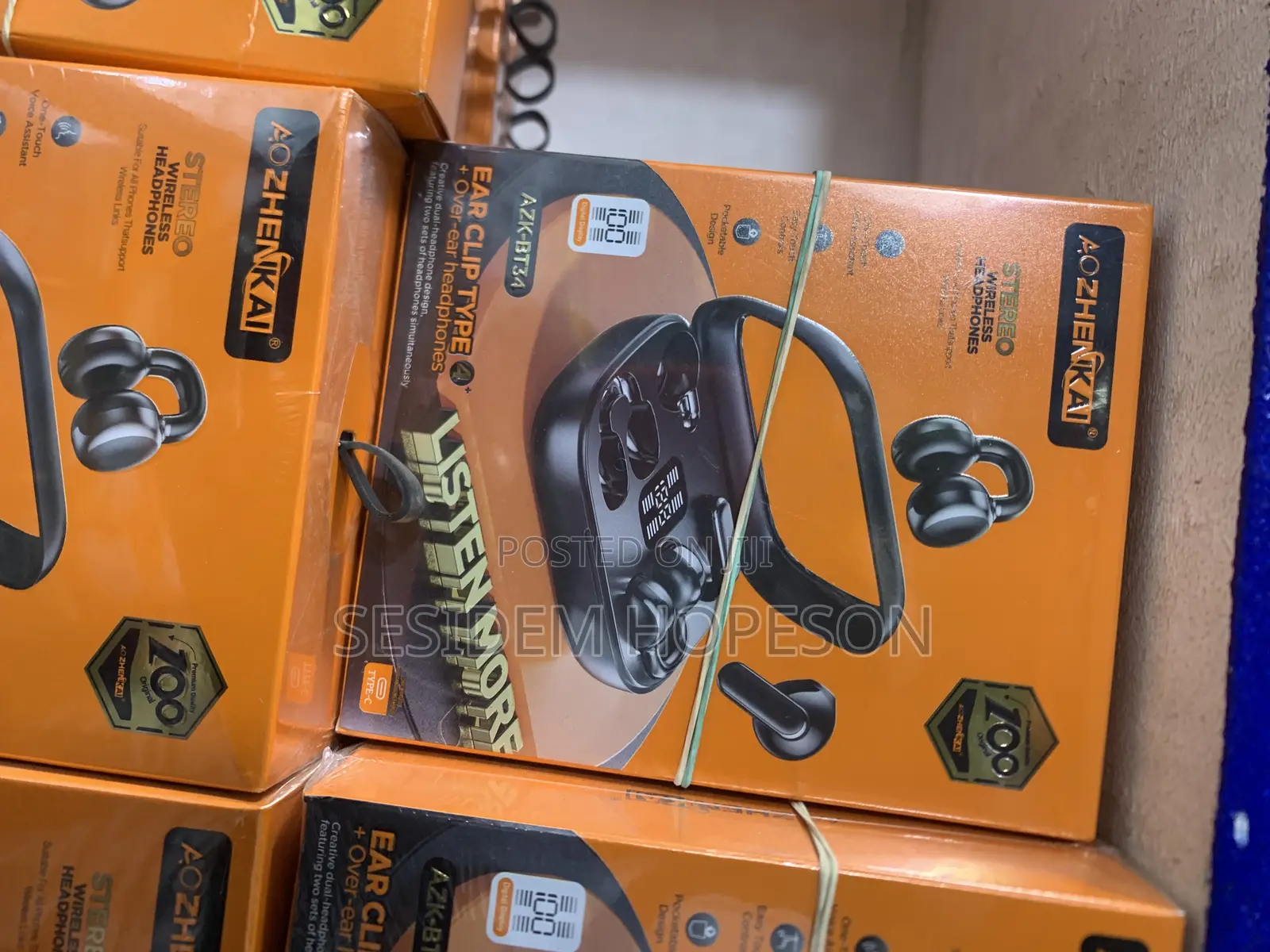 AOZHENKAI AZK-BT34 Stereo Wireless Headphones.