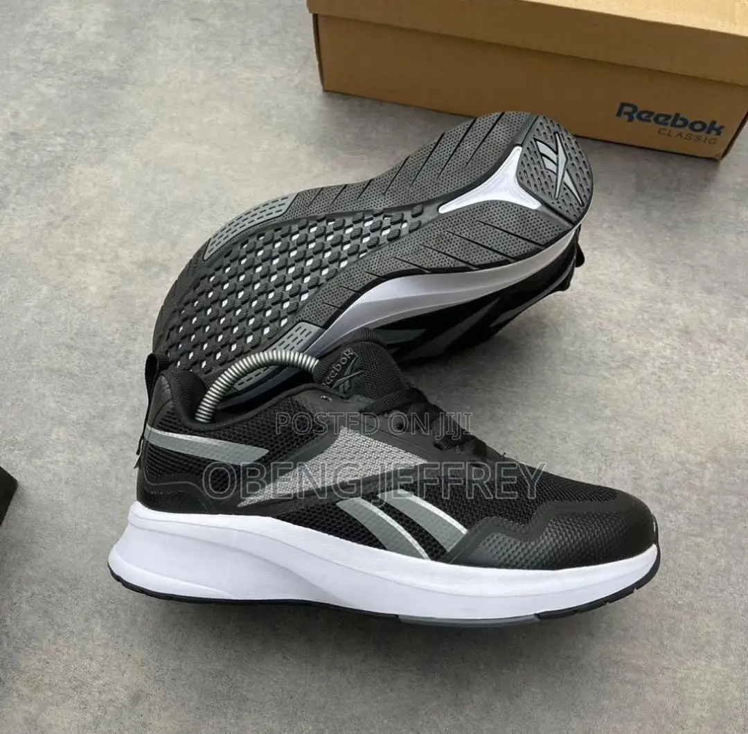 Original Reebok Dynamica Black and White