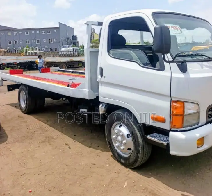 Mighty 2 Towing Truck