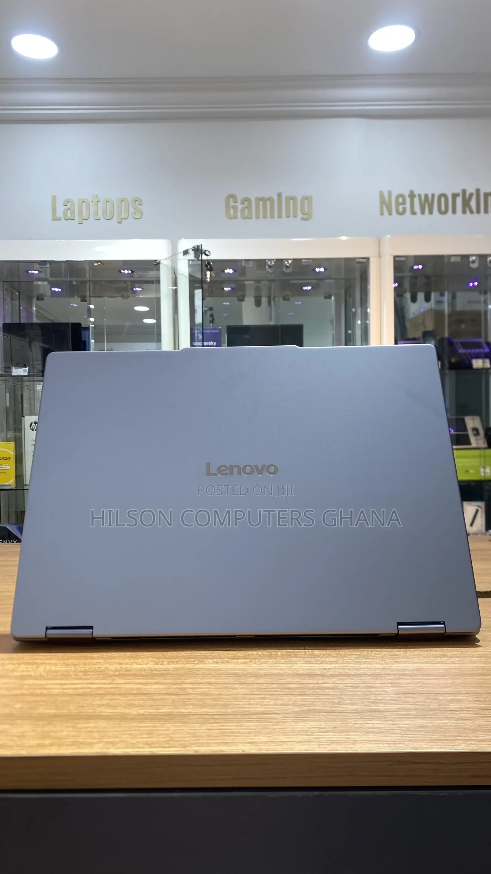 New Laptop Lenovo Yoga 7i 16GB Intel Core Ultra 7 SSD 512GB