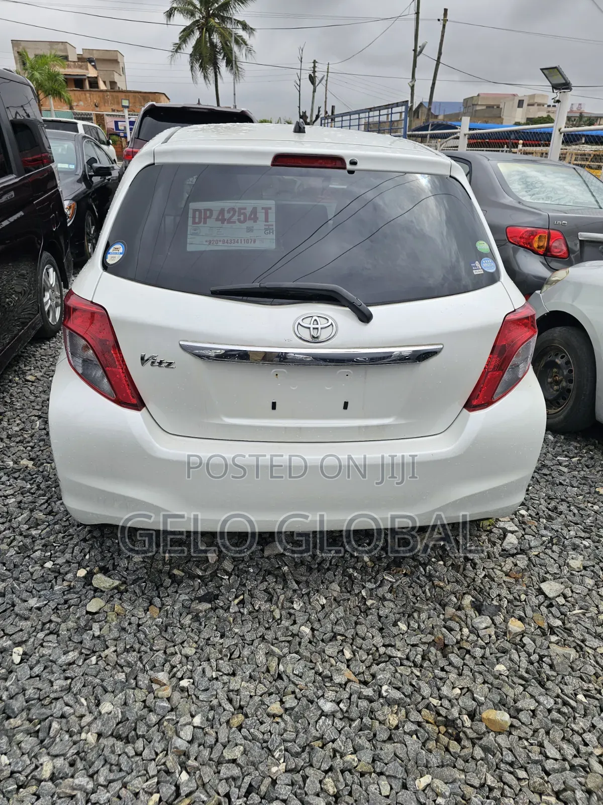 Toyota Vitz 2012 White