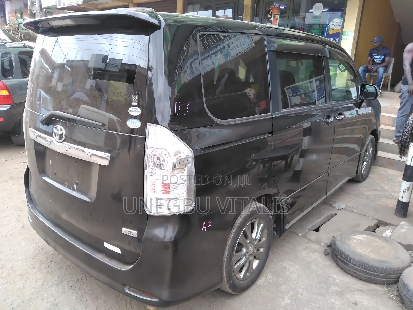 Toyota Voxy V 4WD 8-Seater 2012 Brown