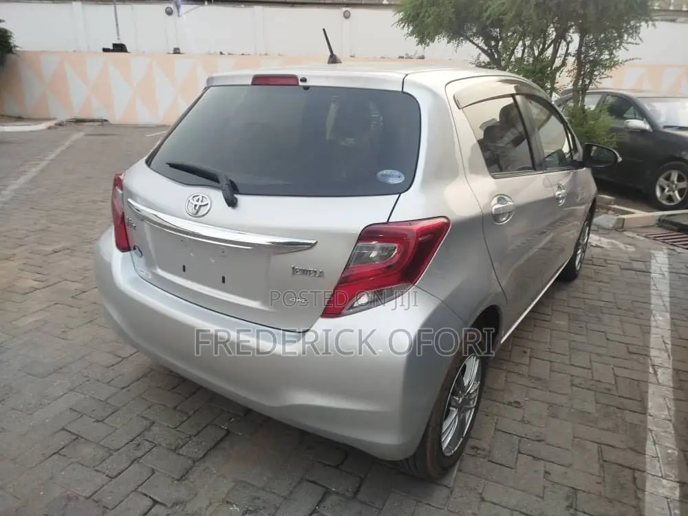 Toyota Vitz 1.5 FWD 5dr 2016 Silver