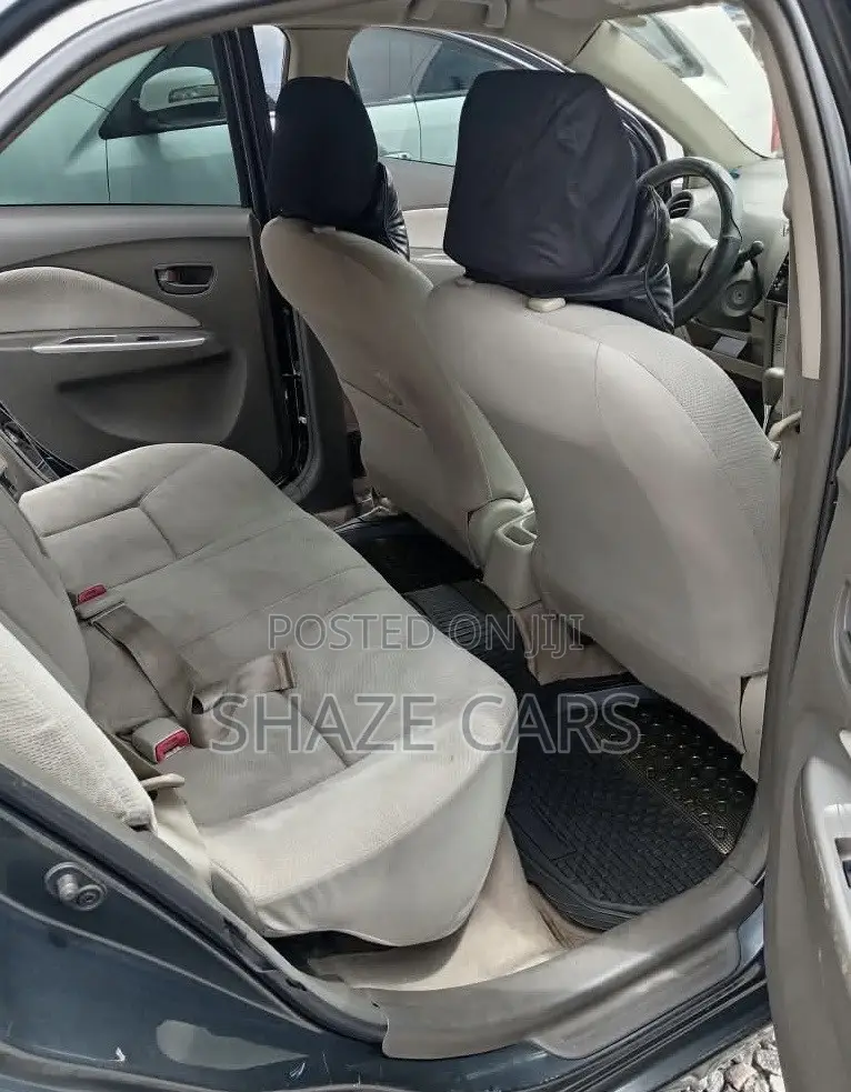 Toyota Belta 2010 Gray
