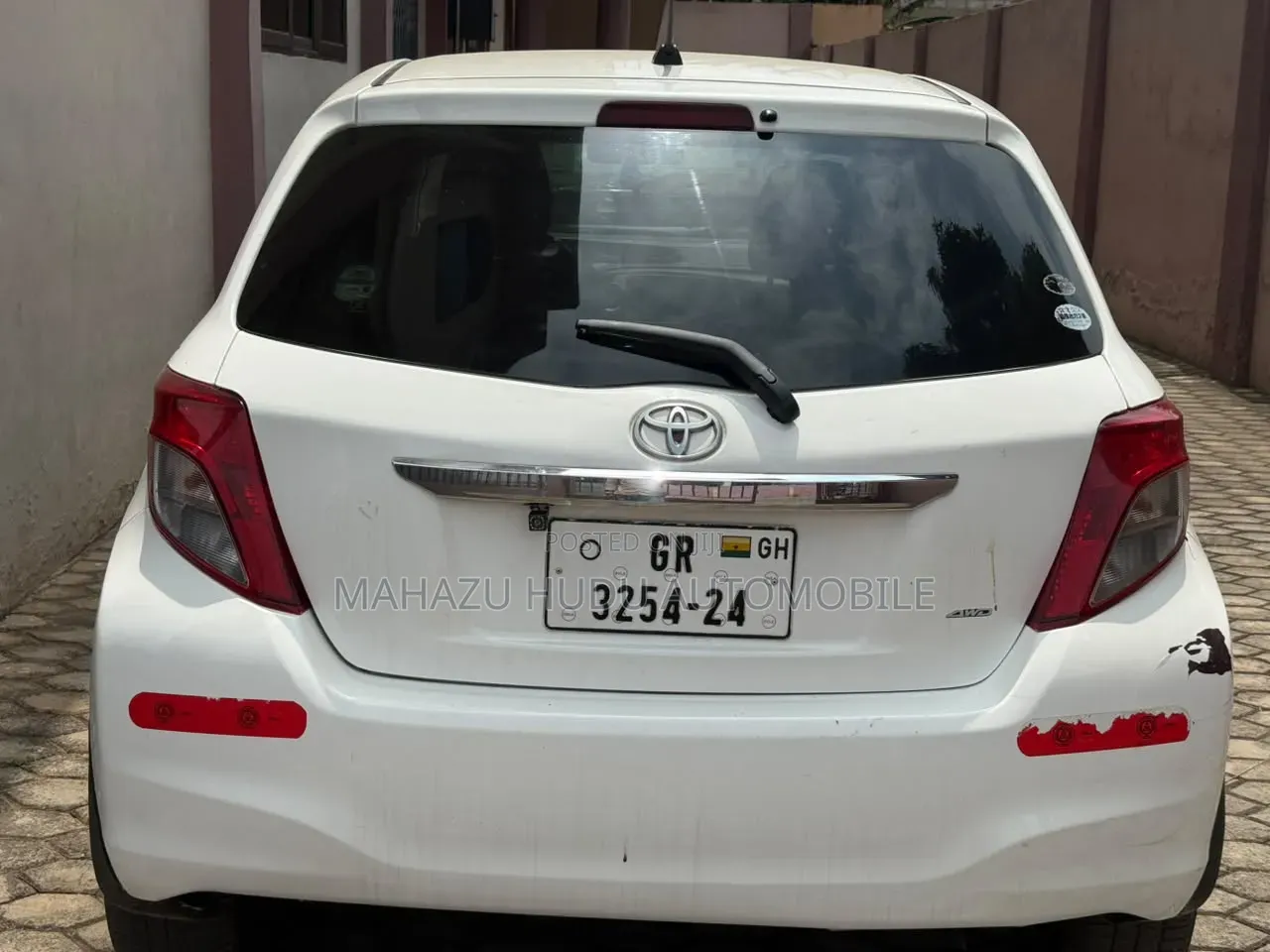 Toyota Vitz 1.3 AWD 3dr 2012 Silver