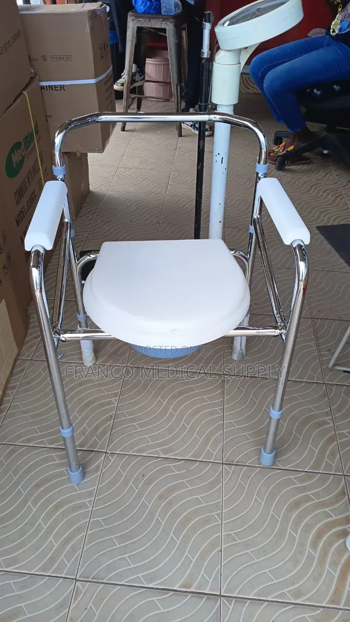Commode Chair