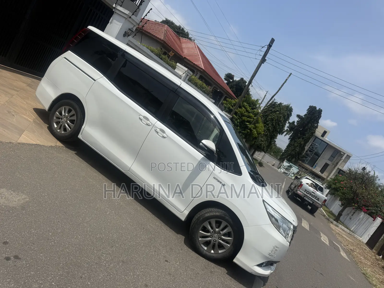 Toyota Voxy Hybrid X 2WD 7-Seater 2018 White