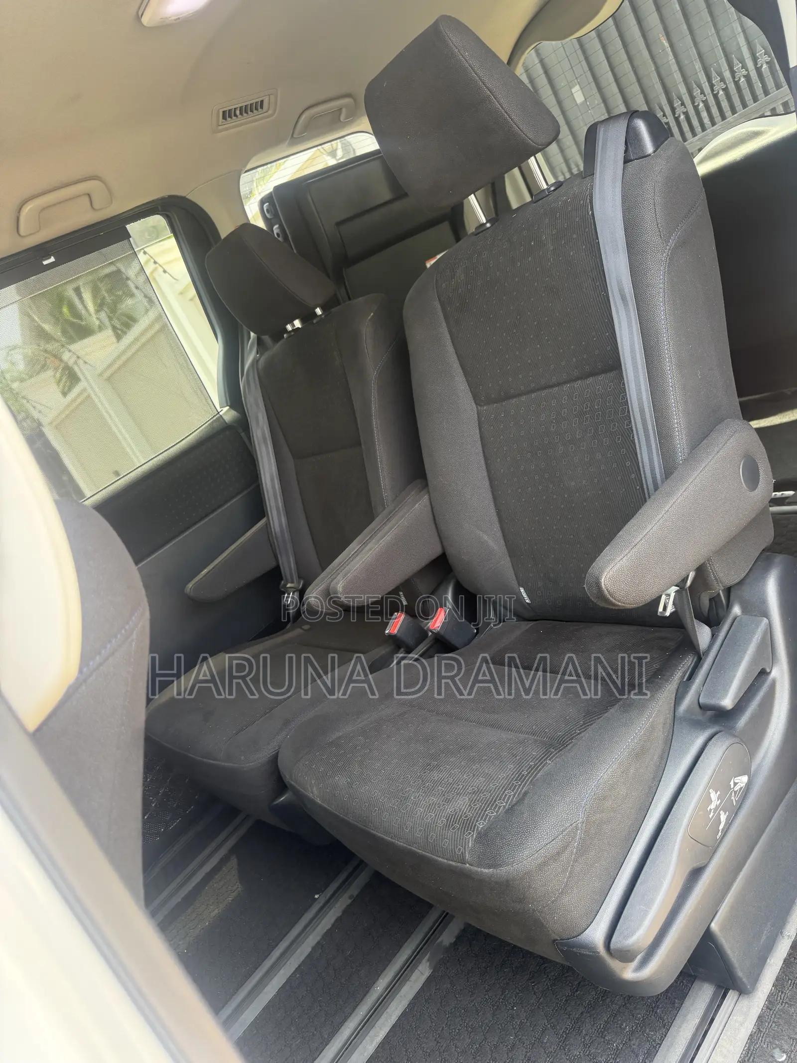 Toyota Voxy Hybrid X 2WD 7-Seater 2018 White