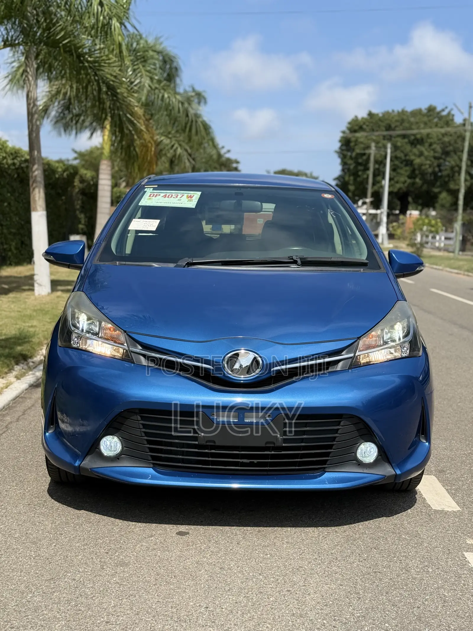 Toyota Vitz 1.3 FWD 5dr 2015 Blue