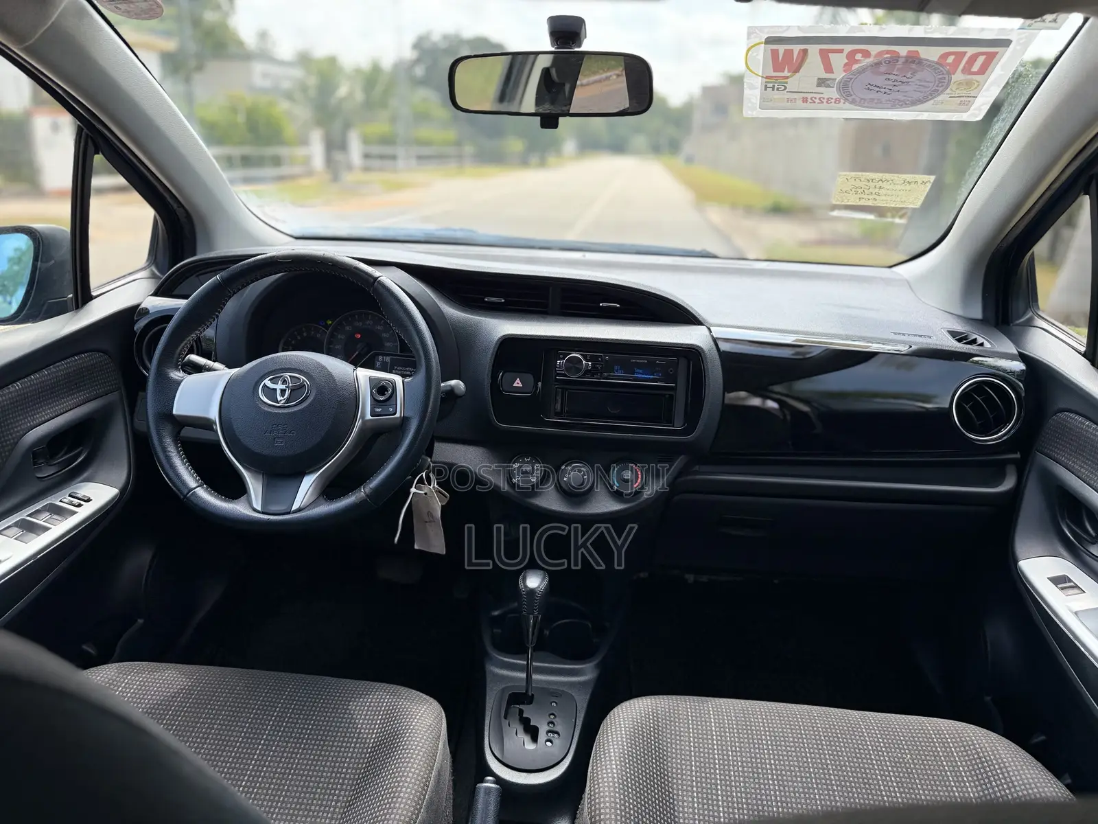 Toyota Vitz 1.3 FWD 5dr 2015 Blue