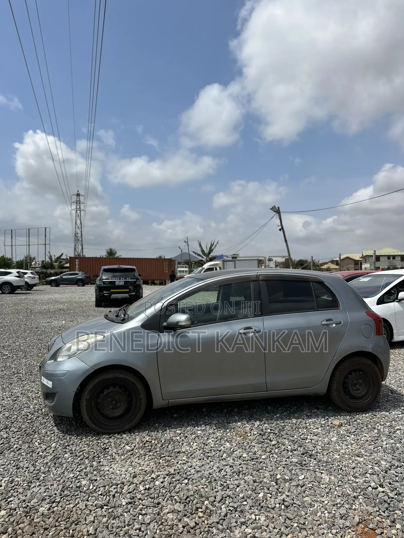 Toyota Vitz 1.3 FWD 5dr 2010 Gray