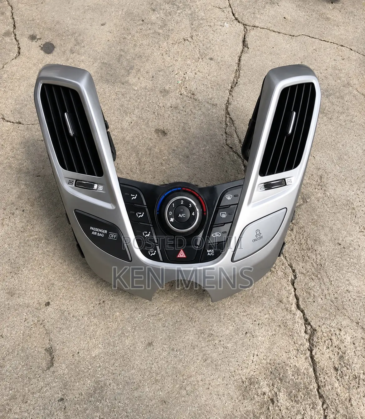2012-2017 Hyundai Veloster Center Dashboard Radio Trim