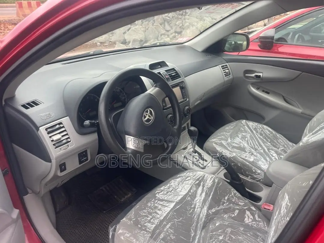 Toyota Corolla LE 4dr Sedan (1.8L 4cyl 4A) 2013 Red