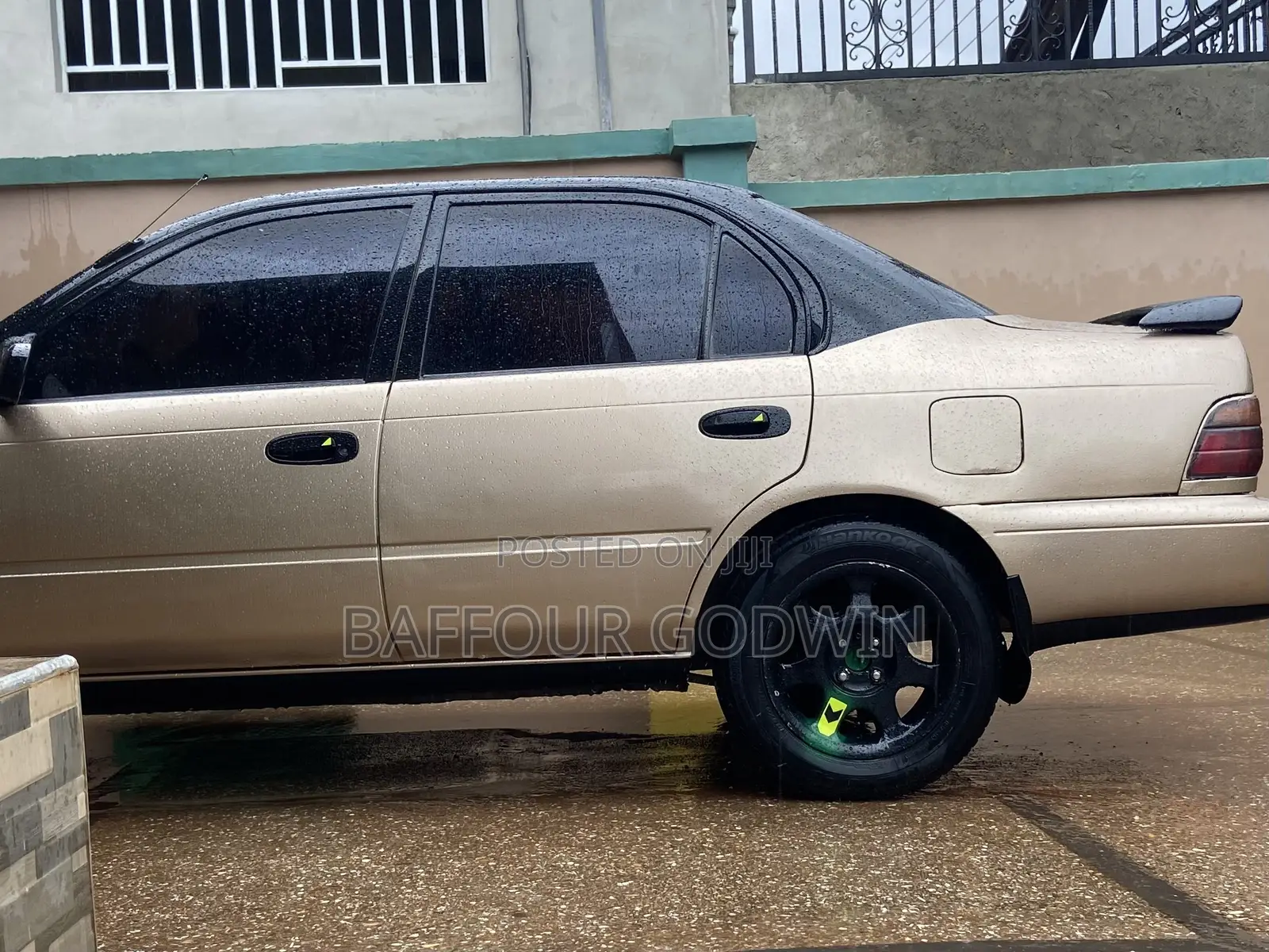 Toyota Corolla 1.6 Sedan 1997 Gold