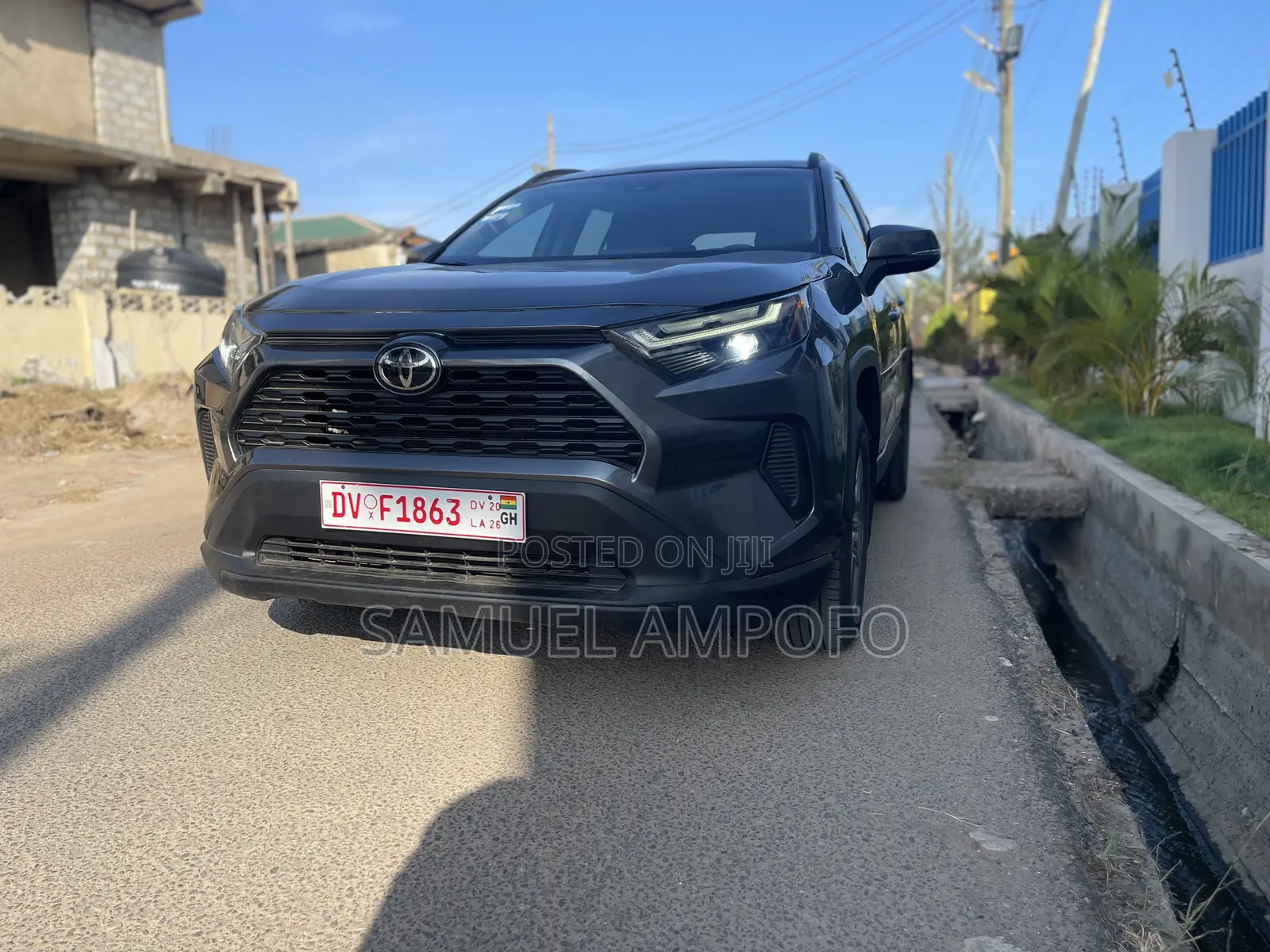 Toyota RAV4 XLE AWD 2023 Gray