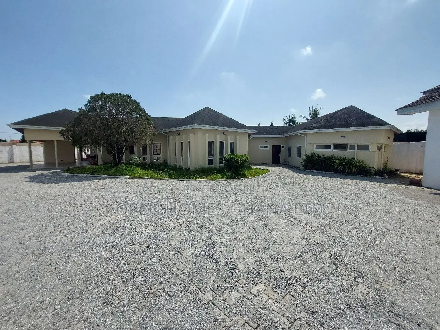 8bdrm House in Ghana Link Area for rent