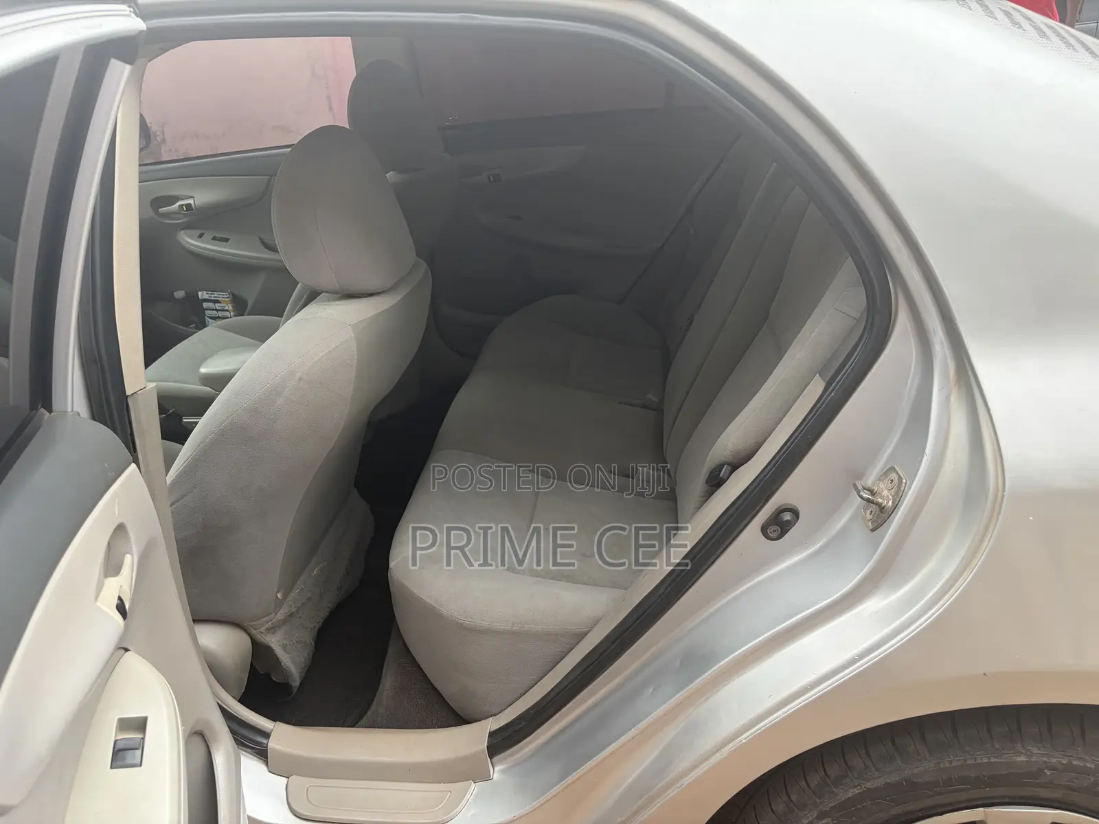 Toyota Corolla 2010 Silver