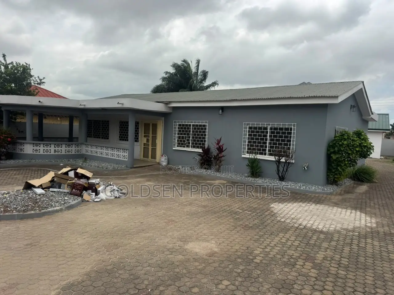 3bdrm House in Mile 7 for rent