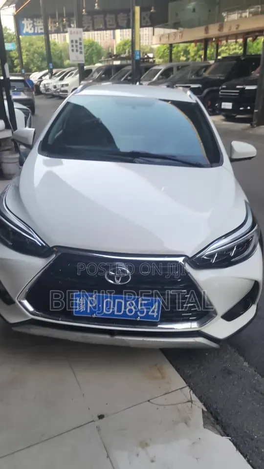 Toyota Yaris 1.5 Sedan L 2020 White