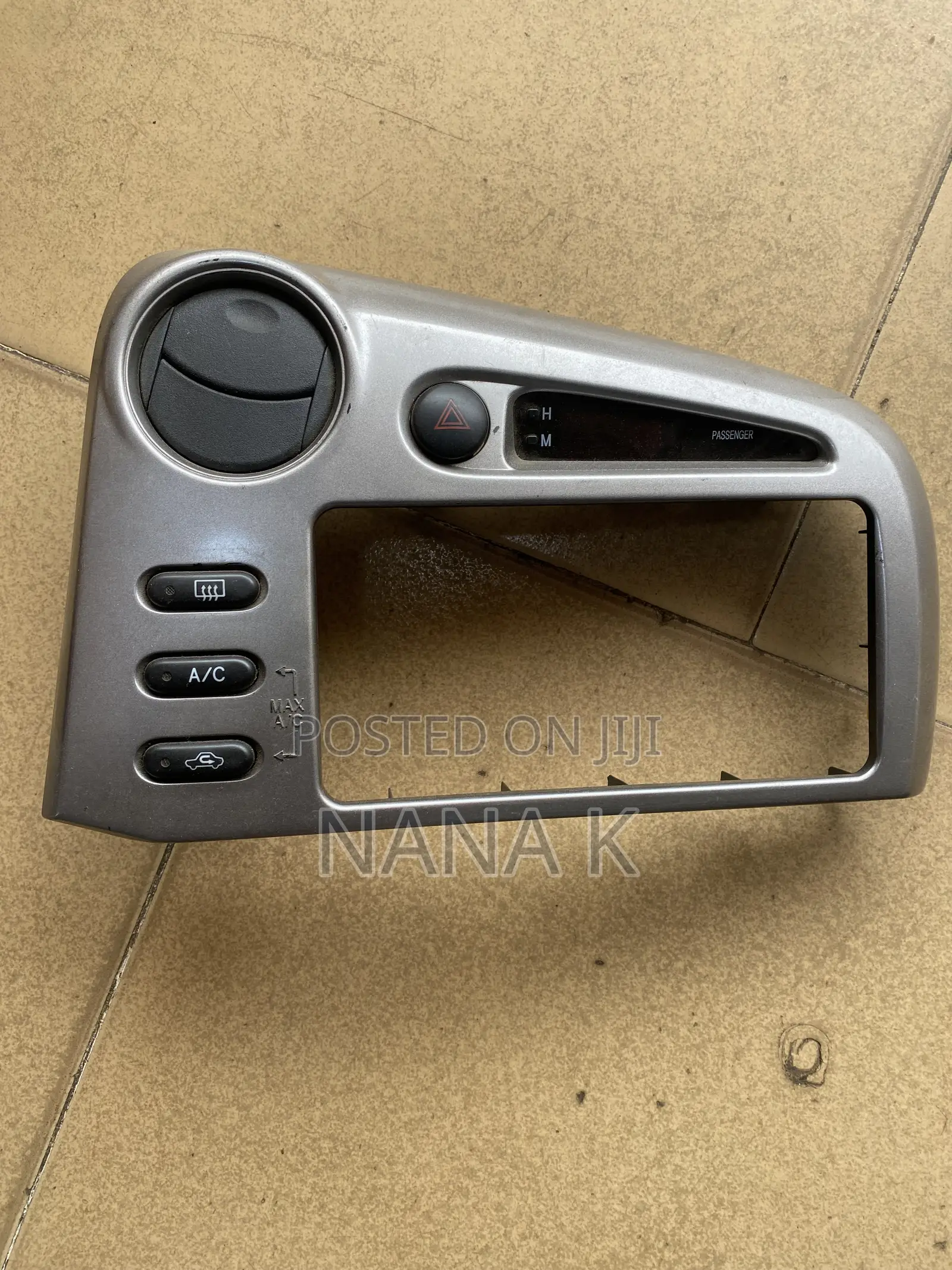 Pontiac Vibe Vent
