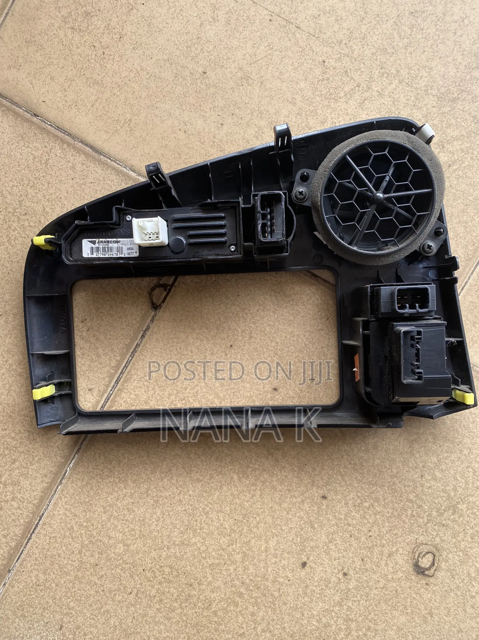 Pontiac Vibe Vent